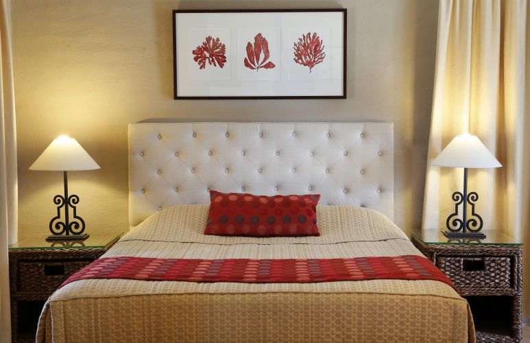 Berenbell Vineyard Retreat - Bedroom in a One Bedroom Cottage
