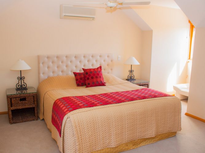 Berenbell Vineyard Retreat - King bed upstairs in 2 bedroom Lodge
