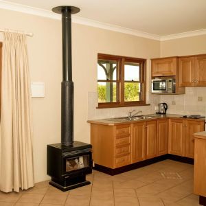 Berenbell two bedroom lodge Kitchen area
