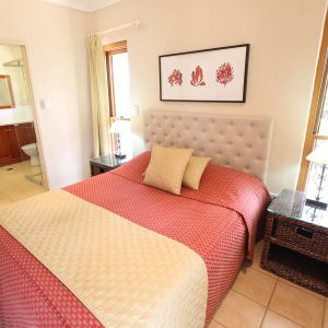 Downstairs bed & bathroom in Two Bed Berenbell Lodge