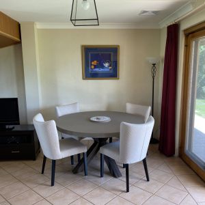 Berenbell's 2 bedroom Lodge dining table