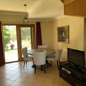 Berenbell's 2 bedroom Lodge dining area