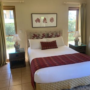Lodge 1 downstairs bed
